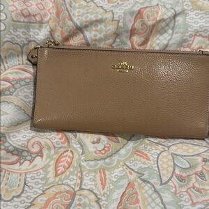 Coach Tan Leather Clutch Timeless Design